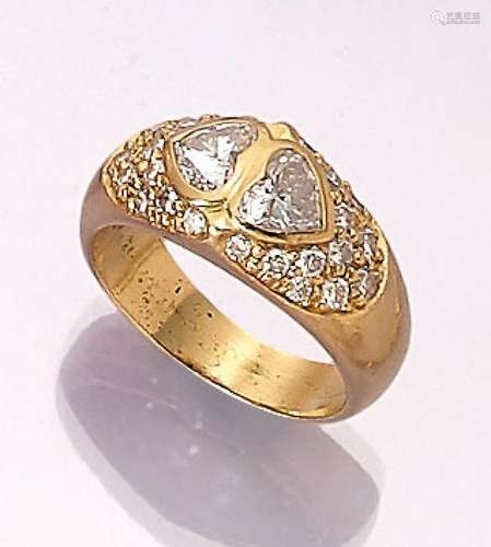 18 kt gold ring with diamonds