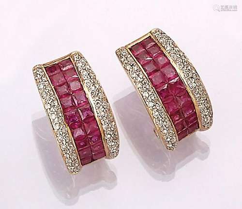 Pair of 18 kt gold earrings with rubies and brilliants