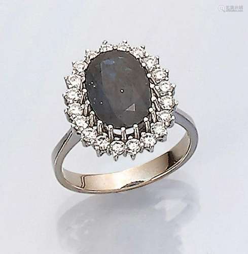 18 kt gold ring with sapphire and brilliants