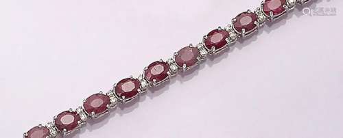 18 kt gold bracelet with rubies and diamonds