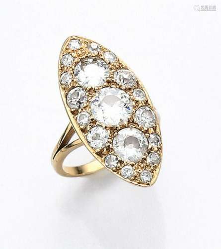 18 kt gold marquise ring with diamonds