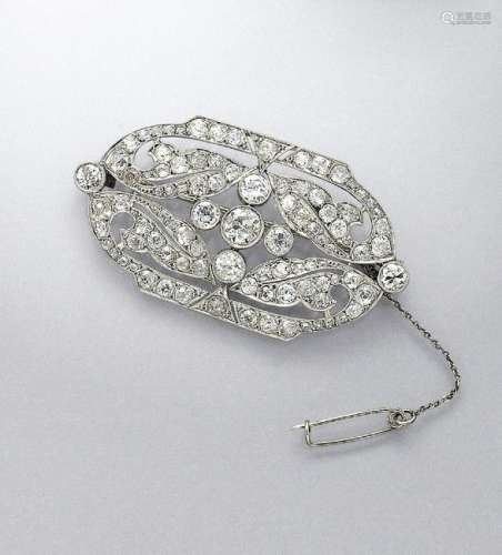 Art-Deco brooch with diamonds