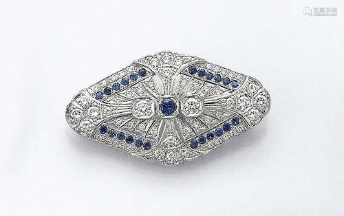 18 kt gold brooch with sapphires and brilliants