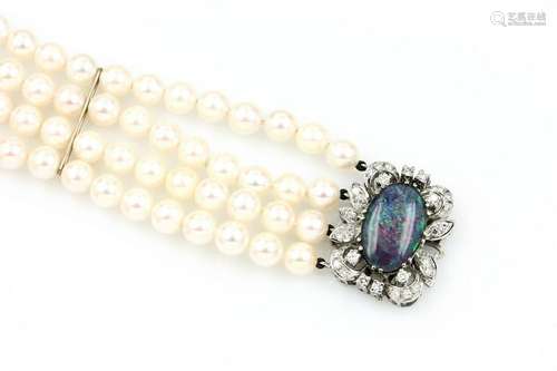 4-row bracelet made of cultured pearls