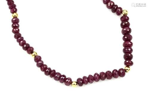 Necklace with rubies