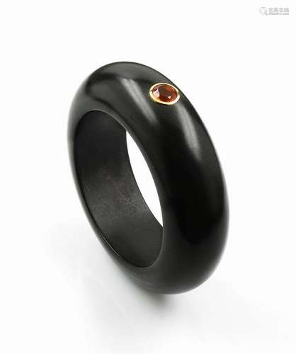 Ebonybangle with fire opal