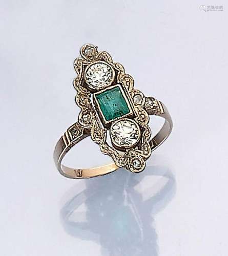 14 kt gold ring with emerald and diamonds