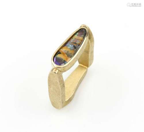 18 kt gold ring with boulder opal
