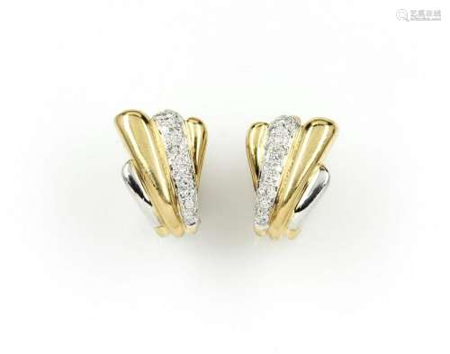 Pair of 18 kt gold hoop earrings with brilliants