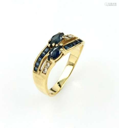 18 kt gold ring with diamonds and sapphires