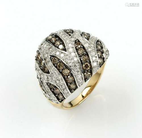 14 kt gold ring with diamonds