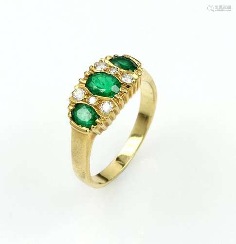 18 kt gold ring with emeralds and brilliants