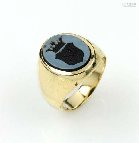 14 kt gold ring with layer stone cameo