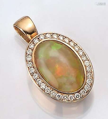 18 kt gold pendant with opal and brilliants