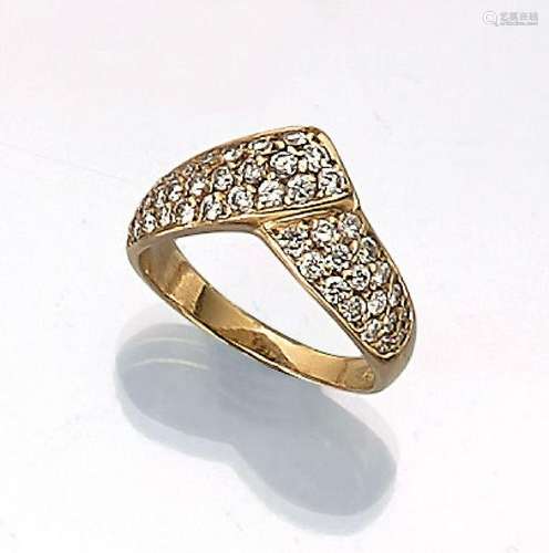 18 kt gold ring with brilliants