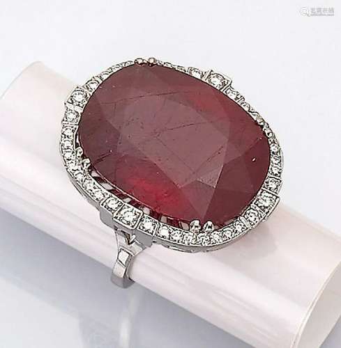 18 kt gold ring with ruby and brilliants