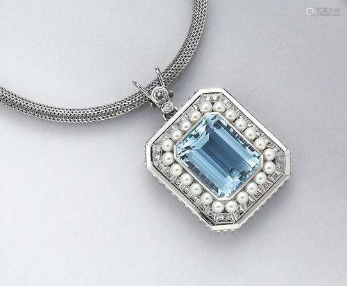 14 kt gold pendant with aquamarine, diamonds and