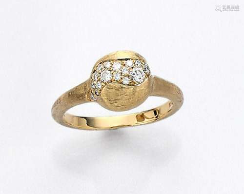 18 kt gold ring with brilliants