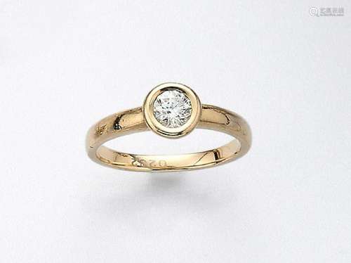 14 kt gold ring with brilliant