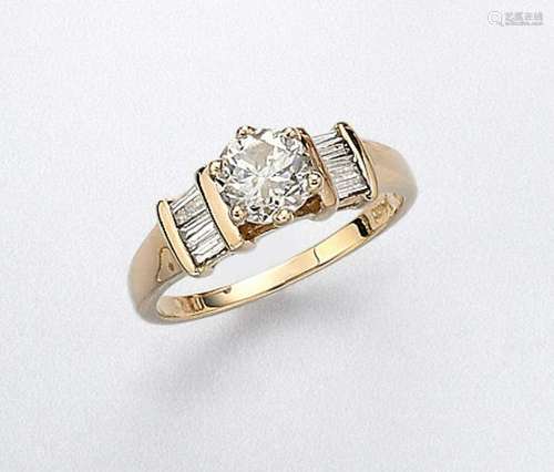 14 kt gold ring with diamonds