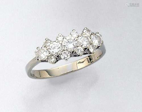 18 kt gold ring with brilliants