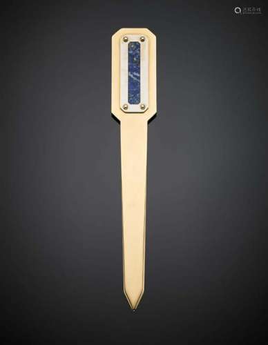 Yellow gold and lapis lazuli paper knife, g 117.90,