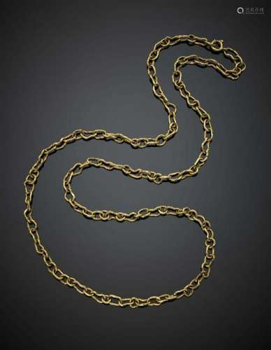 Long yellow wrought gold chain, g 64.65, length cm 85
