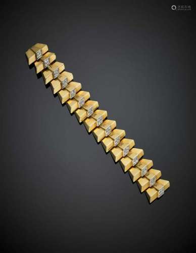 Fifteen module yellow gold bracelet, each element