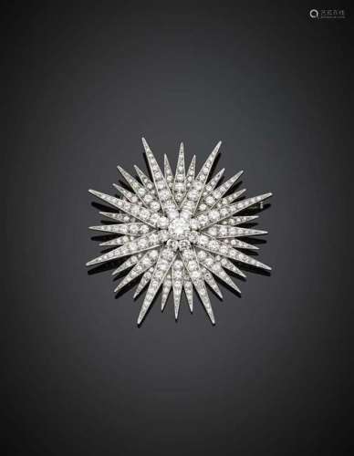 White gold diamond star brooch with a ct. 0.65 circa