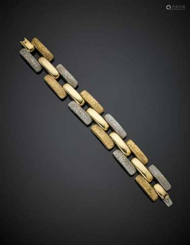 Bi-coloured partly hammered gold chain bracelet, g