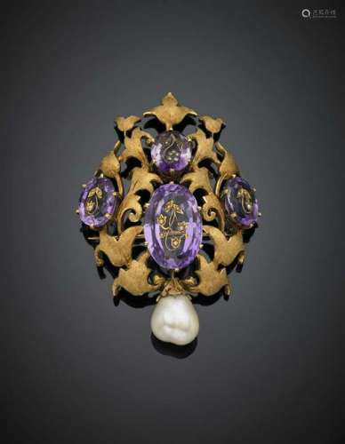 Oval inlaid amethyst and irregular pearl pendant yellow