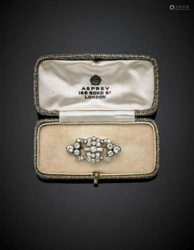 ASPREY LONDON Platinum and diamond brooch in all ct. 2