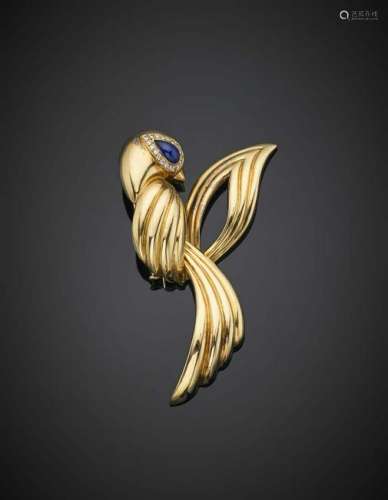 BOUCHERON Yellow gold bird brooch with lapis lazuli and