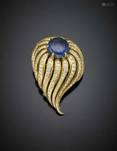 Oval ct. 12 circa cabochon sapphire yellow gold diamond