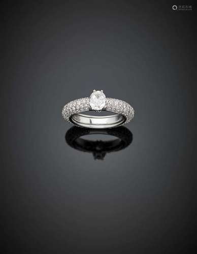 DI GREGORIO Oval ct. 0.72 circa diamond and diamond