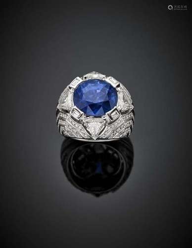 REPOSSI Cushion shape ct. 17 circa Burma sapphire and