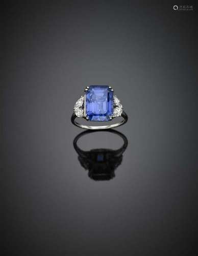 CUSI Octagonal ct. 10.60 circa step cut sapphire and