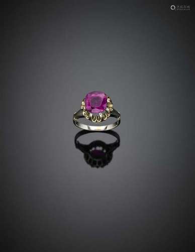 *CUSI *Cushion ct. 2.80 ruby white gold ring, g 3.50