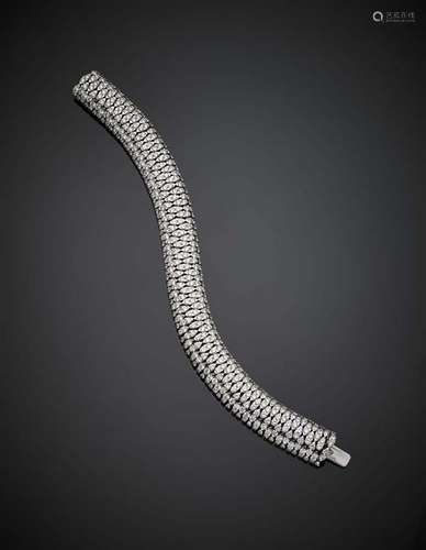 White gold diamond supple bracelet in all ct. 20 circa,