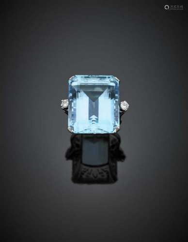Octagonal ct. 35 circa aquamarine and two diamond