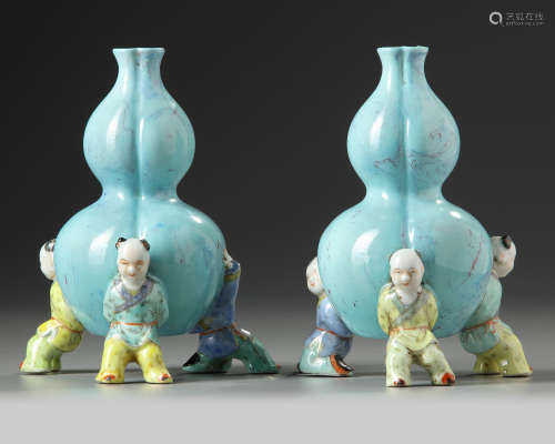 A pair of Chinese Robins egg double gourd vases