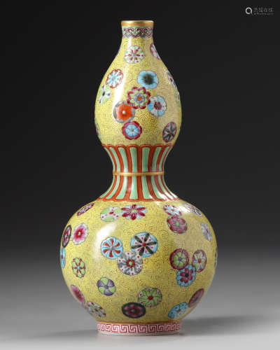 A Chinese flower roundel double gourd  vase