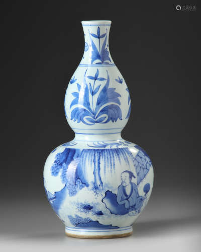A Chinese blue and white double-gourd vase