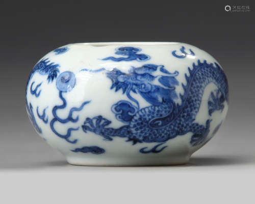 A small Chinese blue and white pot