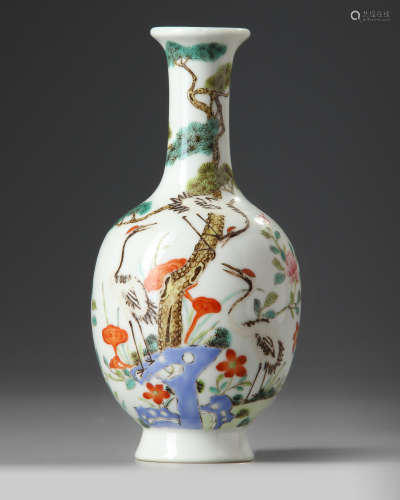A small Chinese famille rose vase