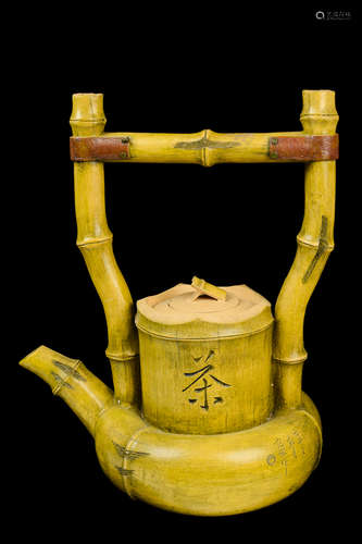 [Chinese] A Bamboo bucket style Decorative Teapot, signed by Fan Hui