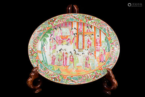 [Chinese] A Large Oval Guangdong Famille Rose Porcelain Plate with Story Portraits