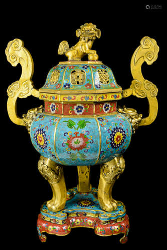 [Chinese] A Pair of Cloisonne Tripod Incense Burner with Eight-Treasure Pattern