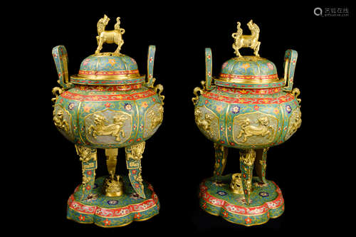 [Chinese] A Pair of Cloisonne Tripod Style Incense Burner with Kirin Lid