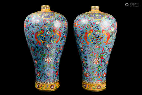 [Chinese] A Pair of Cloisonne Vase with Dual Phoenix and Interlocking Lotus Pattern